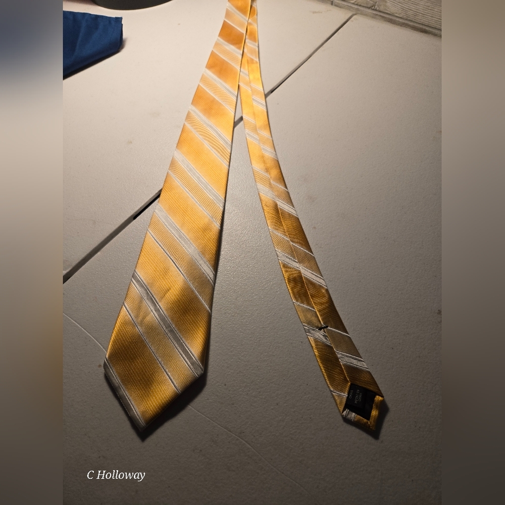 NWT Croft & Barrow - Men's Yellow Stripe 100% Silk Tie
